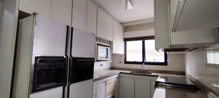 Imagem Apartamento 210 M², 4Q, 3 Suítes, 5 Banheiros, 3 Vagas, Varanda Gourmet, Academia, Playground, Quadra, Salão de Festas, Lareira, Suíte com Hidro.