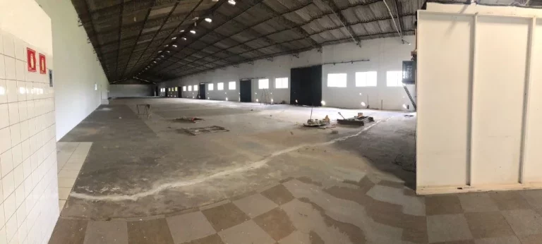 Imagem Salão para alugar, 2000 m² por R$ 30.000,00/mês - Sítio Barrocada - São Paulo/SP
