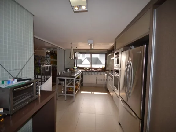Imagem Magnífica cobertura em excelente localização!! Finamente decorada. No piso superior: cozinha amer...