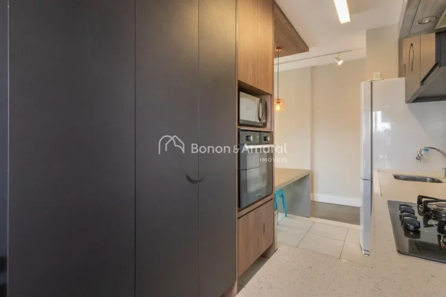 Imagem Com 83,60m² de área útil, este apartamento oferece ambientes integrados e climatizados que aliam ...