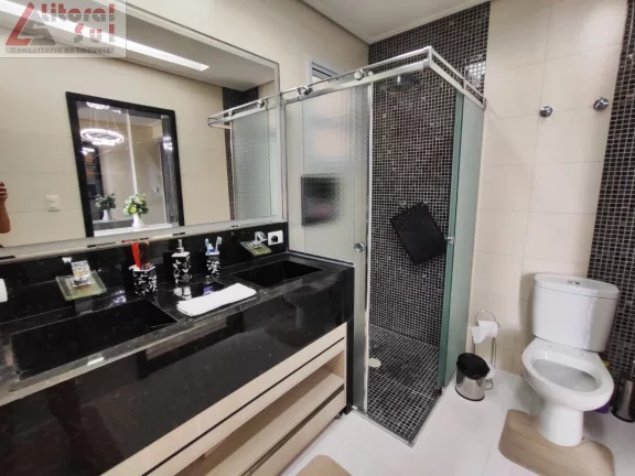 Imagem Imperdível oportunidade: Apartamento de luxo com 3 suítes e 4 vagas na Aviação, Praia Grande-SP!
