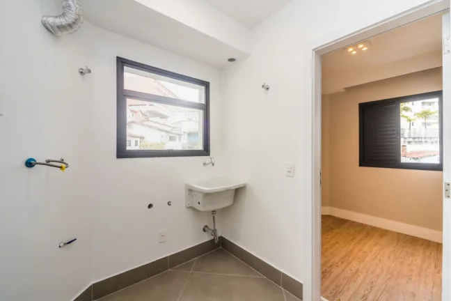 Imagem Apartamento 93M² Reformado, 3Q, 1 Suíte, 2 Banheiros, 2 Vagas, Varanda, Piscina, Academia, Churrasqueira, Playground, Salão de Festas e Jogos, Quadra.