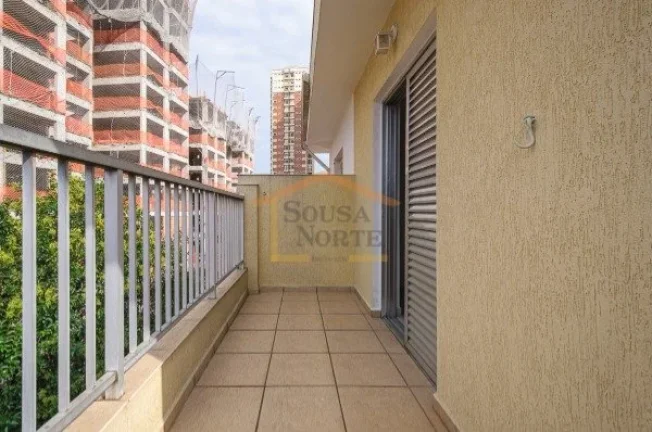Imagem Sobrado com 175m² de área construída, distribuído em três níveis. Possui 3 dormitórios, sendo...