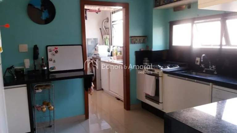 Imagem Apartamento à venda no Cambuí, com 198 m², um por andar, totalmente atualizado e decorado, locali...