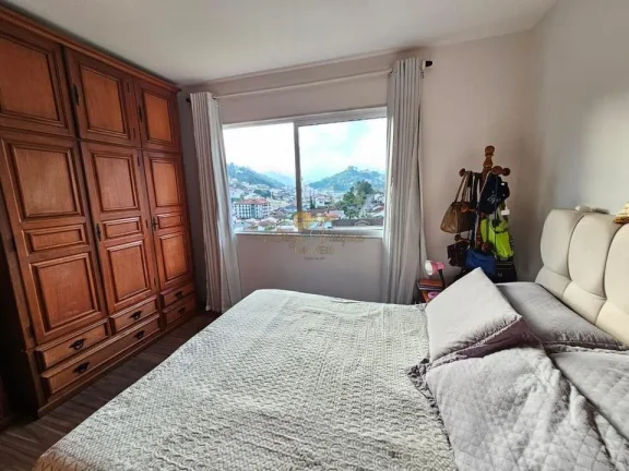 Imagem Casa em Condomínio para Venda em Teresópolis / RJ no bairro Tijuca