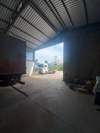 Imagem Galpão para Locação na BR 265, Barbacena - 450m2 com Piso Industrial