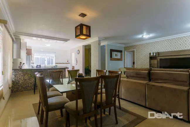 Imagem Linda residência de 02 pavimentos no Bairro mais charmoso de Rio Negro... 290m2 de construção