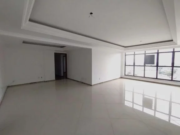 Imagem Viva com Elegância e Conforto: Apartamento de 4 Quartos no Coração da Cidade!