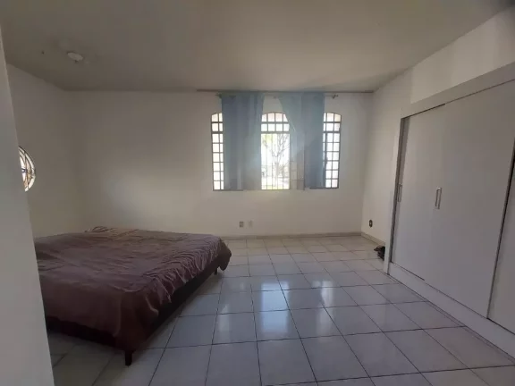 Imagem 4 VAGAS+ 5 QUARTOS +3 SUÍTES + 4 SALAS+ RESIDENCIAL OU COMERCIAL