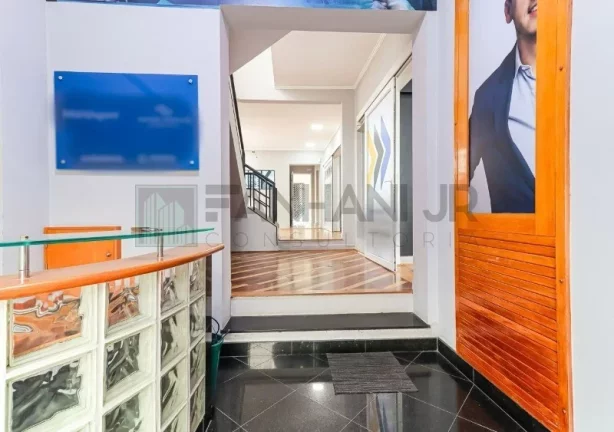 Imagem Casa Comercial para Locação em Jardim Paulista, São Paulo-SP: 8 Salas, 10 Vagas de Garagem, 450m² de Área!