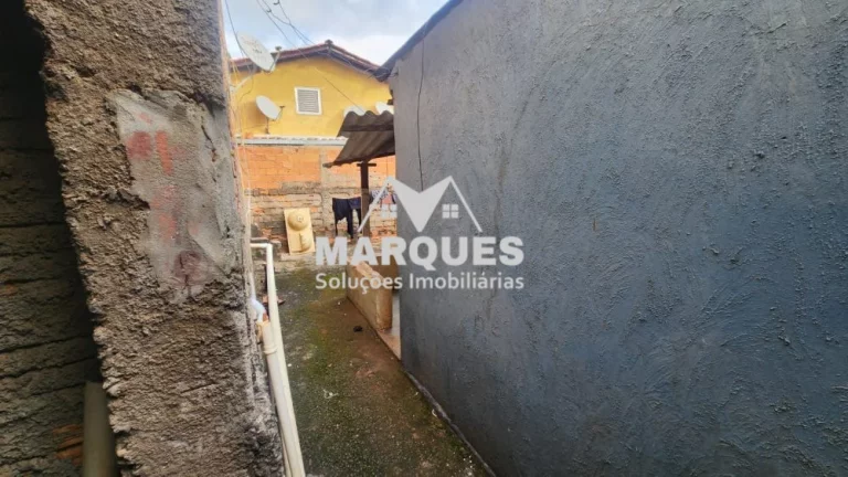 Imagem Imovel c/ 250m2 possui 2 casas