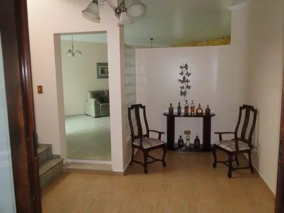 Imagem Sobrado de Luxo no Parque dos Pássaros: 4 Quartos, 4 Banheiros, 8 Vagas - São Bernardo do Campo-SP!