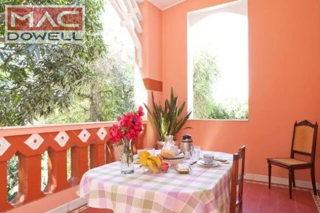 Imagem Casa histórica 450 m² / 4 Quartos - Venda / Locação - Santa Teresa/RJ