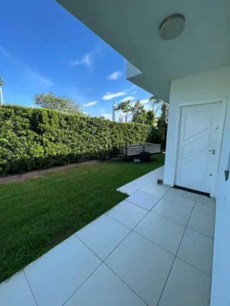 Imagem Casa mobiliada com 2 suítes e 2 vagas de garagem na Barra em Balneário Camboriú
