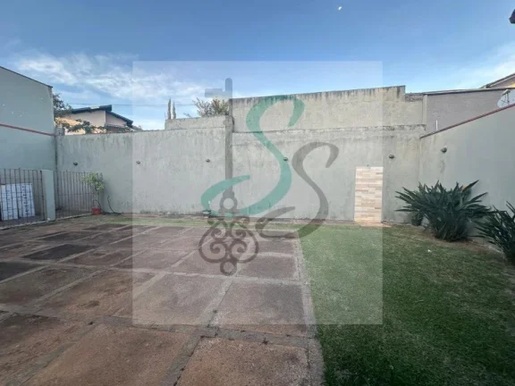 Imagem Venda de casa em bolsão no Parque das Universidades, Campinas. Casa com 4 dormitórios sendo 2 suítes, sala de estar, sala de jantar, jardim de inver