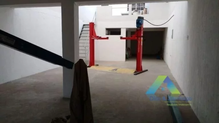 Imagem Casa e salão comercial com 200 m2 de área e casa no piso superior. Próximo à estação de metrô Sacomã. s vias: