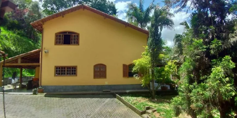 Imagem VENDO ESTA MARAVILHOSA CASA EM NOVA FRIBURGO. ESTRADA FRIBURGO/ TERESOPOLIS