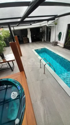Imagem Casa térrea de esquina - Alphaville 3 com 3 suítes e 4 vagas - 300m² AC - 570m² AT | R$15.000,