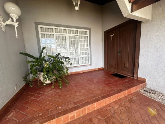 Imagem Casa 361m² em Terreno de 829m² – Campo Grande – 3 Suítes, 6 Banheiros, Energia S