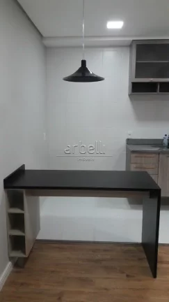Imagem Apartamento com 33 M², 1 banheiro com box em vidro e gabinete no lavatório, 1 dormitório, cozinha...