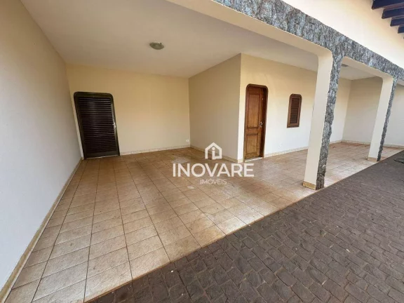 Imagem Casa com 3 dormitórios à venda, 214 m² por R$ 550.000,00 - Setor Afonso Pena - Itumbiara/GO