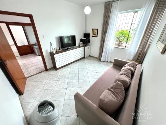 Imagem Casa com Piscina na Trindade