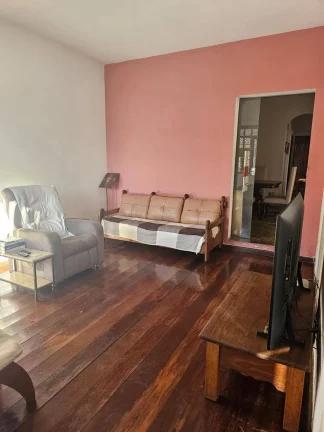 Imagem Casa com Lote Inteiro e Saída para Duas Ruas no Santa Maria – Timóteo