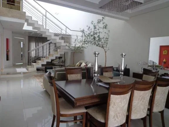 Imagem Casa à venda no Condomínio Reserva Real em Paulínia

Localização com fácil acesso pela Rodovia...