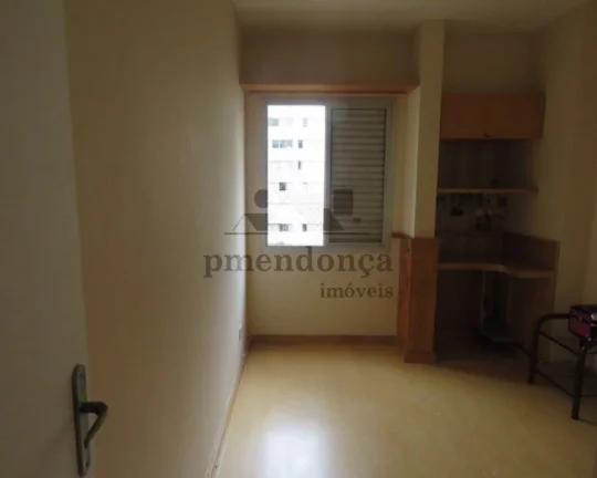 Imagem Apartamento totalmente reformado, living para 2 ambientes, 3 dormitórios sendo 1 suíte, banheiro s...