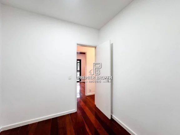 Imagem Apartamento com 3 dormitórios à venda, 119 m² por R$ 700.000,00 - Várzea - Teresópolis/RJ