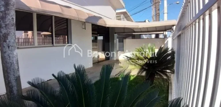 Imagem Imóvel Comercial com 441 m² e 17 salas, terreno de 800,00 metros no Jardim Chapadão - Campinas/SP