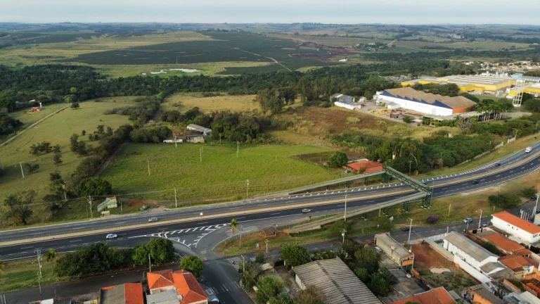 Imagem Área Industrial e Comercial à Venda Sítio Rio Acima de 92.755,00m². Localizado em Capivari/SP