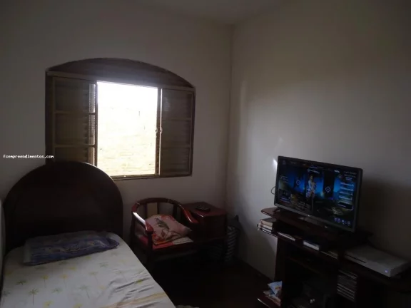 Imagem Casa para Venda em Limeira, Jardim Senador Vergueiro, 4 dormitórios, 1 suíte, 2 banheiros, 1 vaga