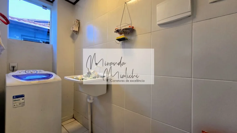Imagem Casa Multifamiliar para venda em Ponta das Canas, 495m²