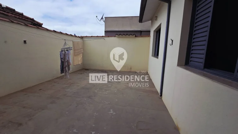 Imagem Casa térrea em zona comercial!