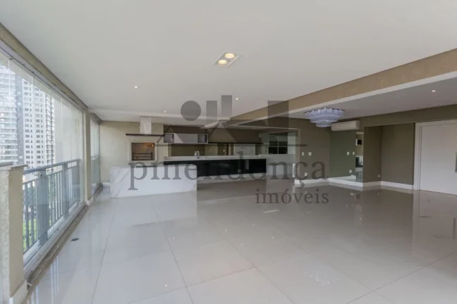 Imagem Apartamento espaçoso com 4 quartos sendo 3 suítes e 4 vagas, 244m²