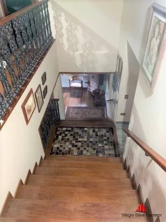 Imagem Casa a Venda com 03 Suítes, por 2.500.000,00 em Vila Inglesa.