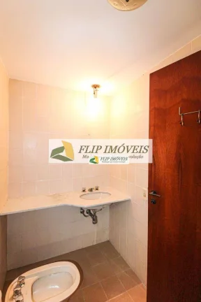 Imagem More em um apartamento de 168 metros quadrados com 4 quartos no miolo do Cambuí - Campinas - SP