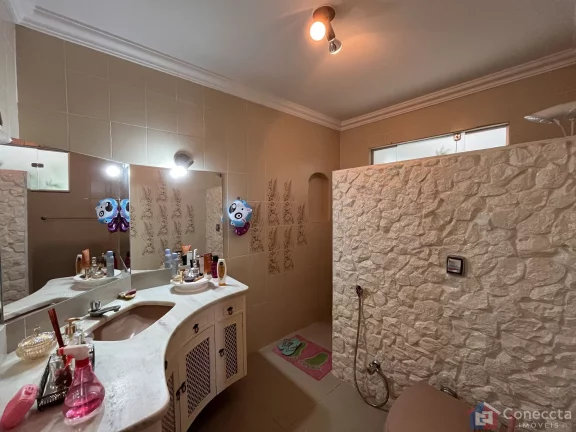 Imagem Casa à Venda no Jardim Centro em Patos de Minas – 5 Quartos, Suíte e Área Gourmet