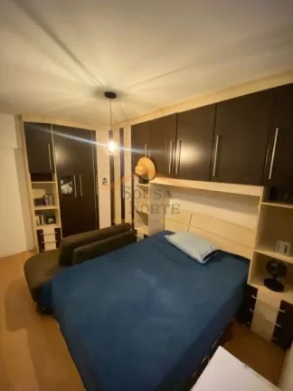 Imagem Apartamento, 62m², dispõe de 2 dormitórios, 1 banheiro, sala para dois ambientes, armários na co...