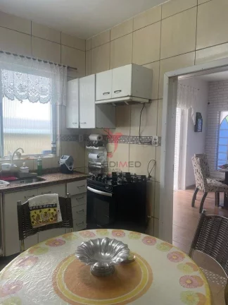 Imagem CASA A UMA QUADRA DA DOM JOAQUIM, pronta para moradia, toda reformada, é só se mudar