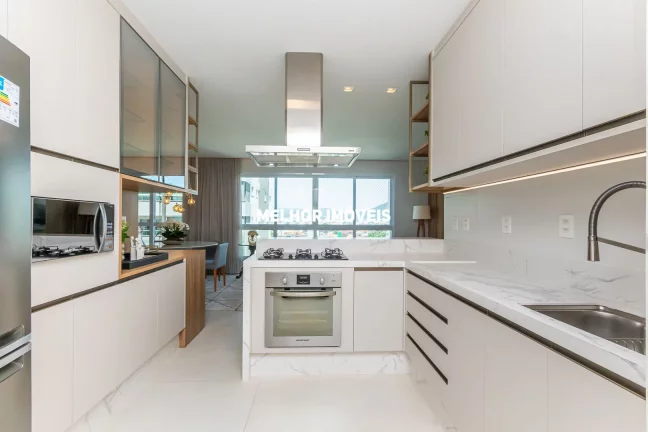Imagem Apartamento à venda com 4 quartos sendo 2 suítes e 2 vagas de garagem localizado em Balneário Camboriú