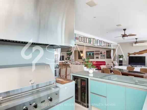 Imagem Mansão pé na areia totalmente mobiliada à venda no condomínio Costa Verde em Caraguatatuba