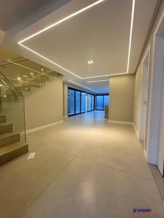 Imagem VENDO CASA 4/4 REFORMADA CONDOMÍNIO-SIM