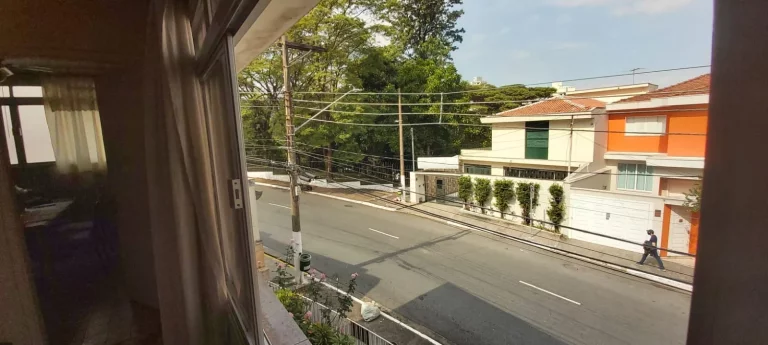 Imagem Sobrado Mooca - Terreno com 432 m² - Área construída com 360 m² - 4 Dormitórios - 1 Suíte - 6 Vagas de garagem - Aceita Financiamento