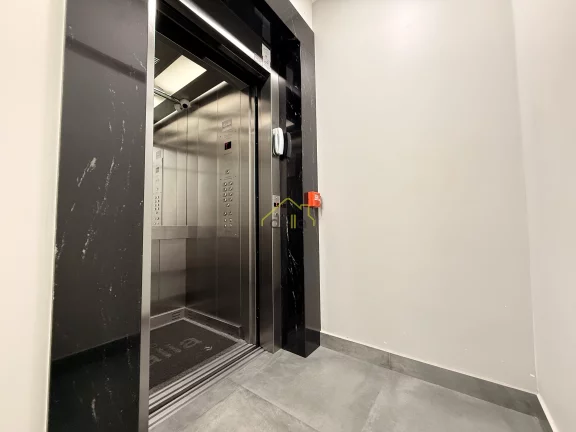 Imagem Apartamento mobiliado em andar alto Porteira Fechada no Iririú próximo da Igreja São Sebastião!!