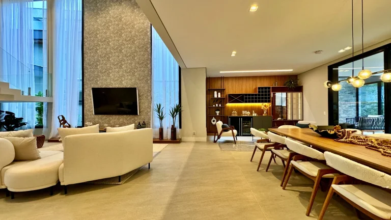 Imagem Imponente mansão de 6 suítes na Riviera de São Lourenço Módulo 17: 6 quartos, 3 salas, 6 vagas, 637m². Luxo e sofisticação!