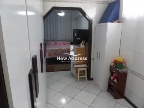 Imagem Casa com 5 quartos, 3 banheiros, 180 m², 1 suíte com closet e 2 vagas. Agende sua visita!