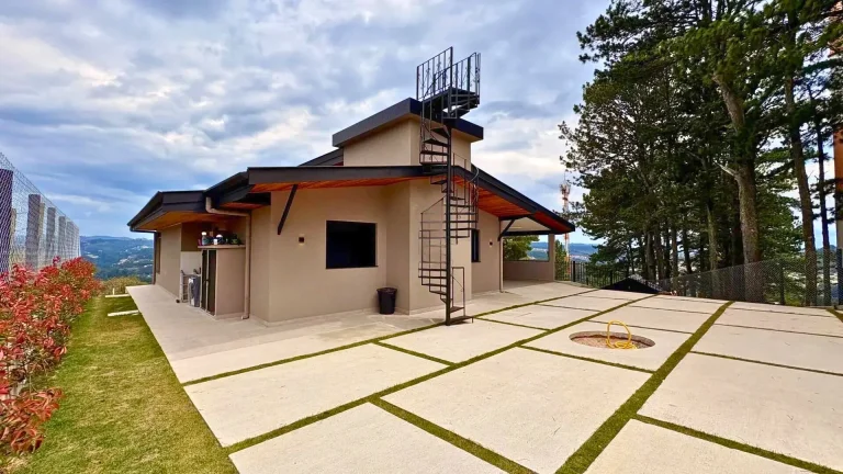 Imagem Casa Contemporânea Nova e Mobiliada