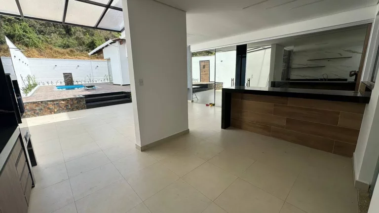 Imagem ESPETACULAR CASA DE 3 QUARTOS COM SUÍTE NO CONDOMÍNIO OURO VERDE – BETIM